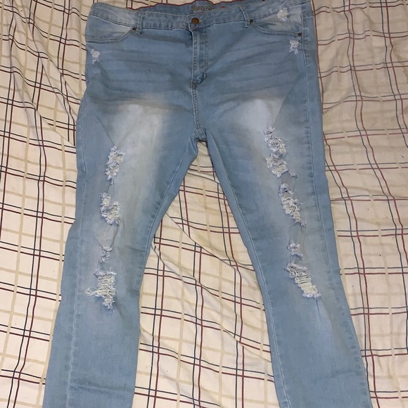 Skinny ripped jeans - Picture 2 of 5